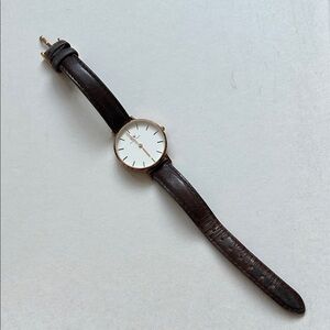 Daniel Wellington brown gold watch